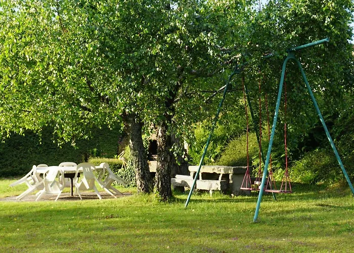 Le Et L'etang De Peche