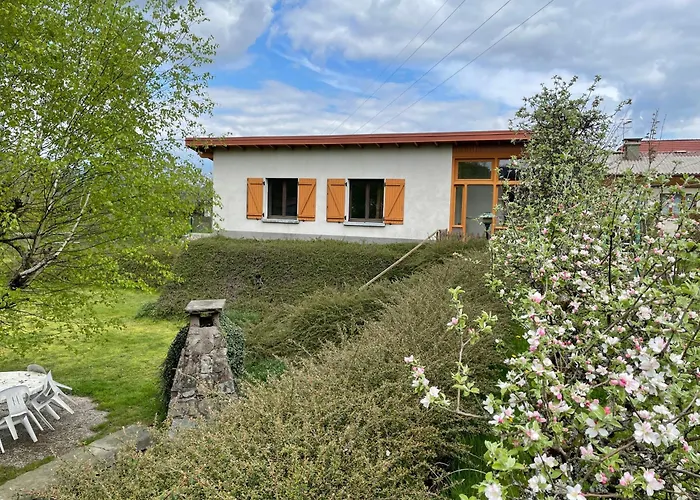 Le Et L'etang De Peche